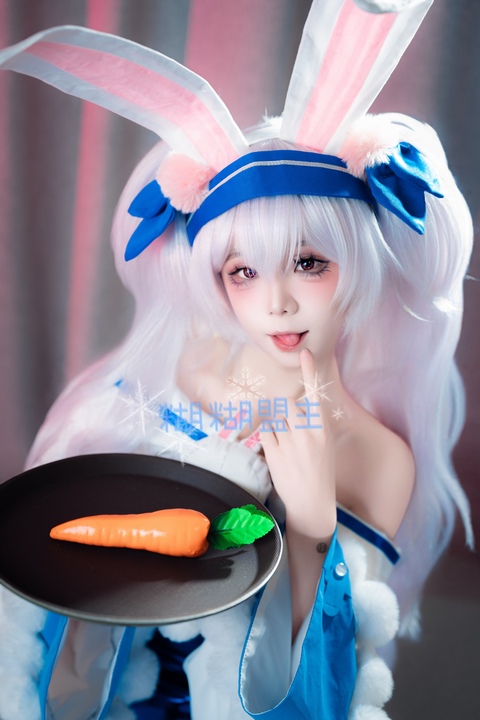 糊糊盟主粉丝福利 - 拉菲兔女郎.JPG